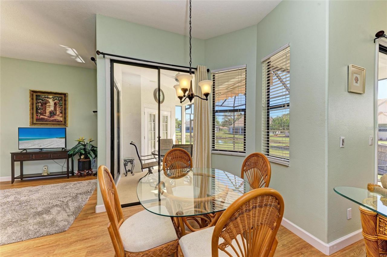 7102 42nd Court E, Sarasota, FL 34243 Photo