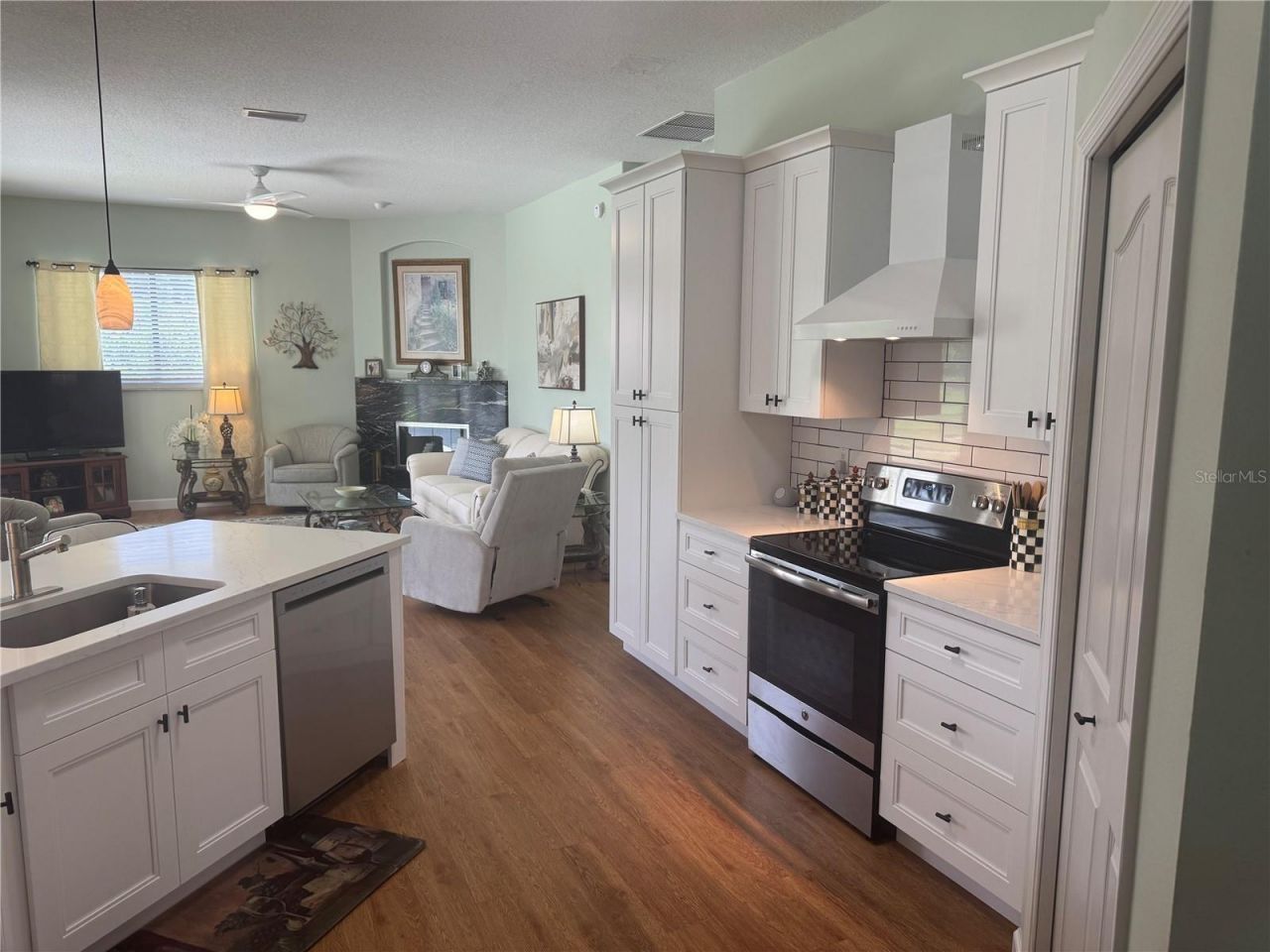 7102 42nd Court E, Sarasota, FL 34243 Photo