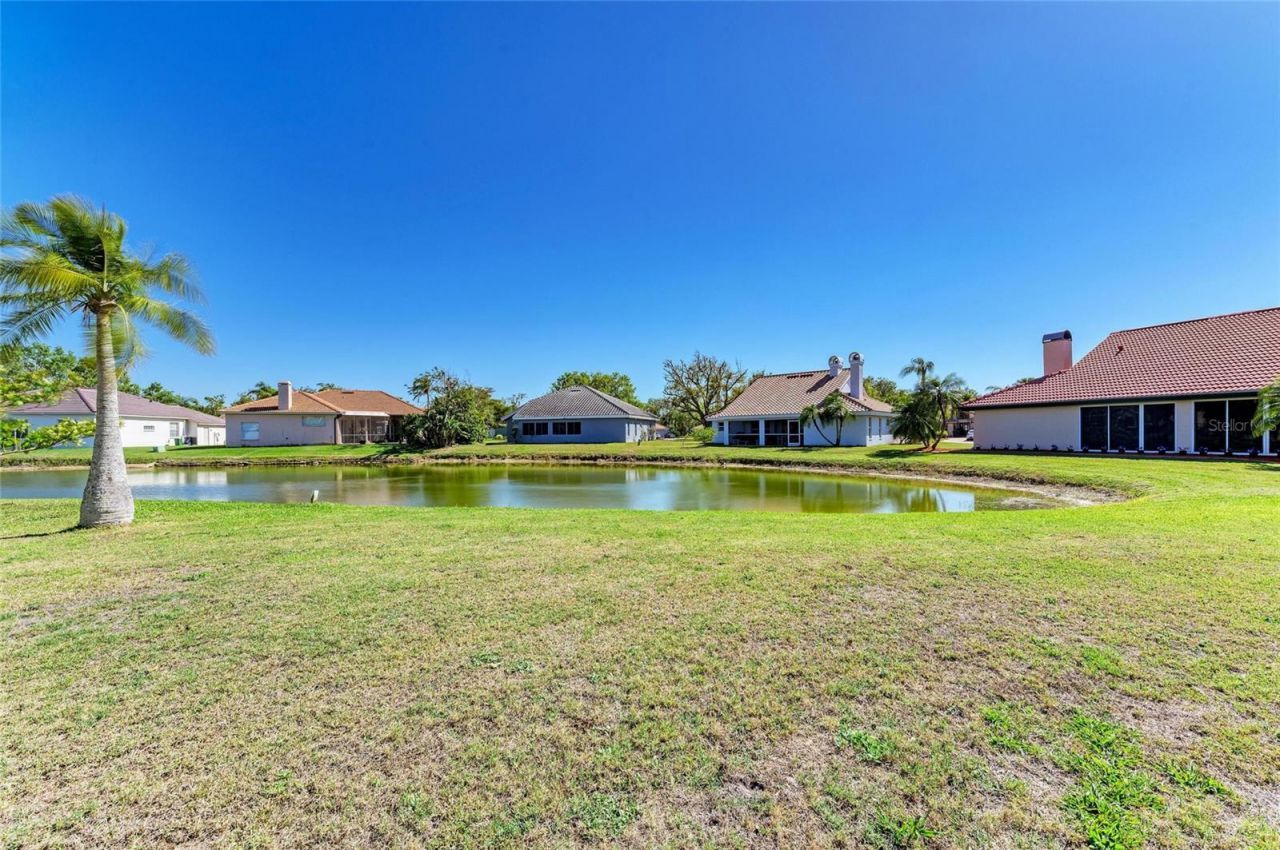 7102 42nd Court E, Sarasota, FL 34243 Photo
