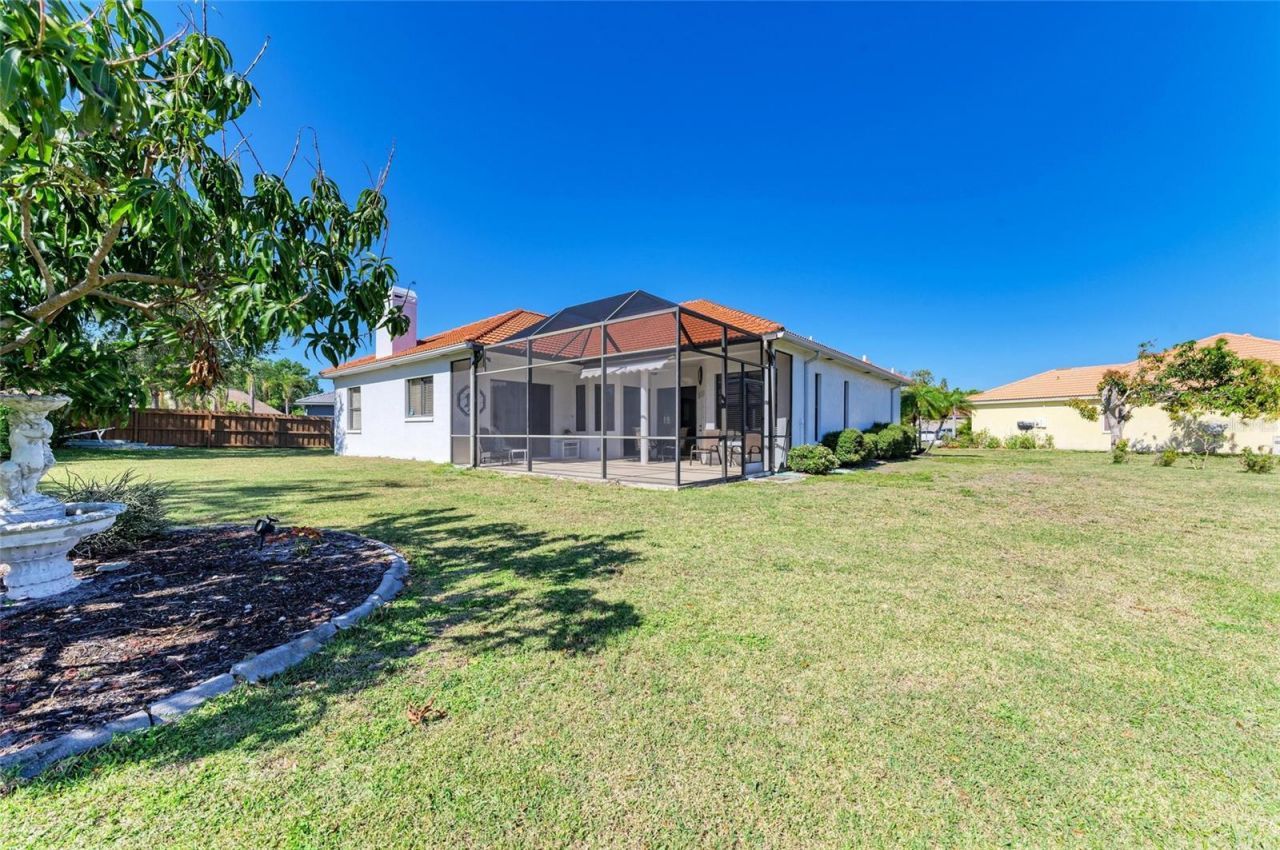 7102 42nd Court E, Sarasota, FL 34243 Photo