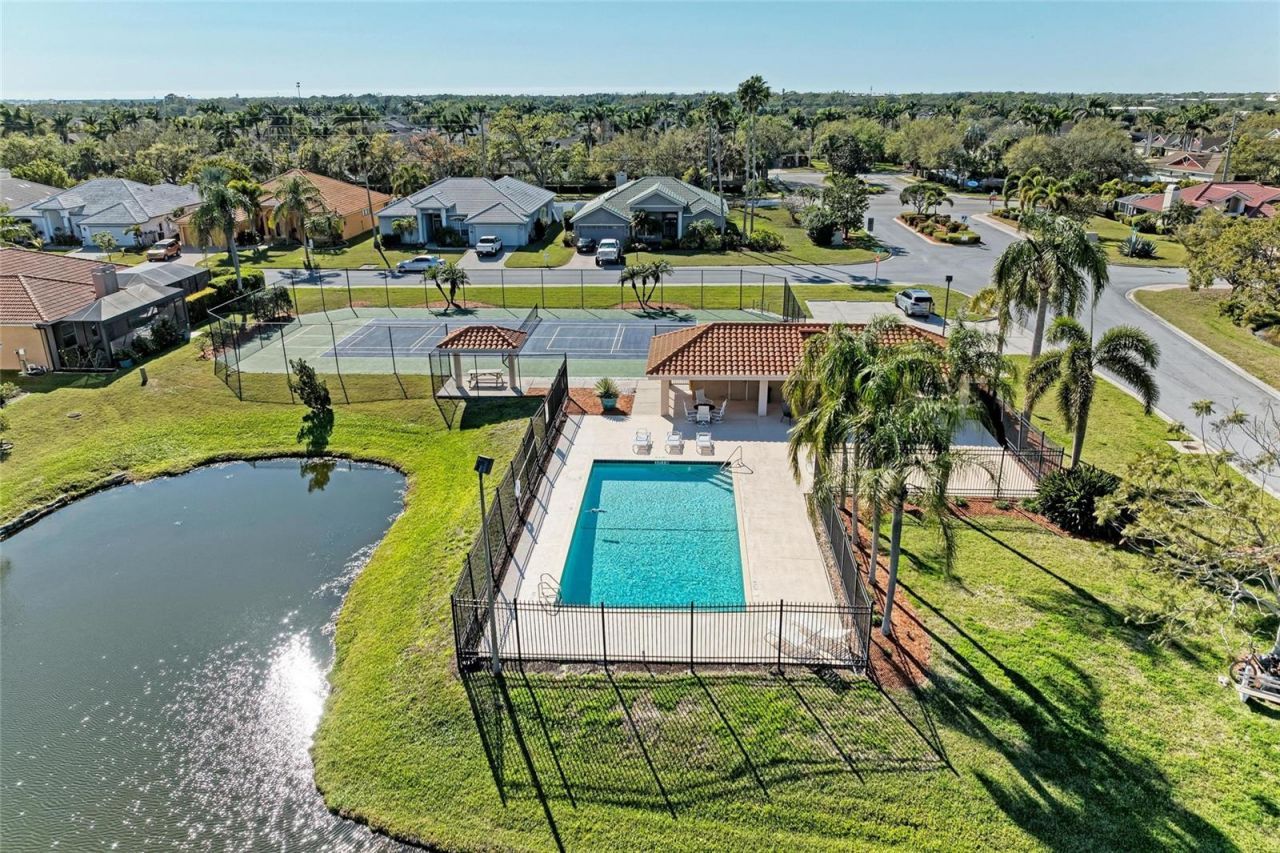 7102 42nd Court E, Sarasota, FL 34243 Photo