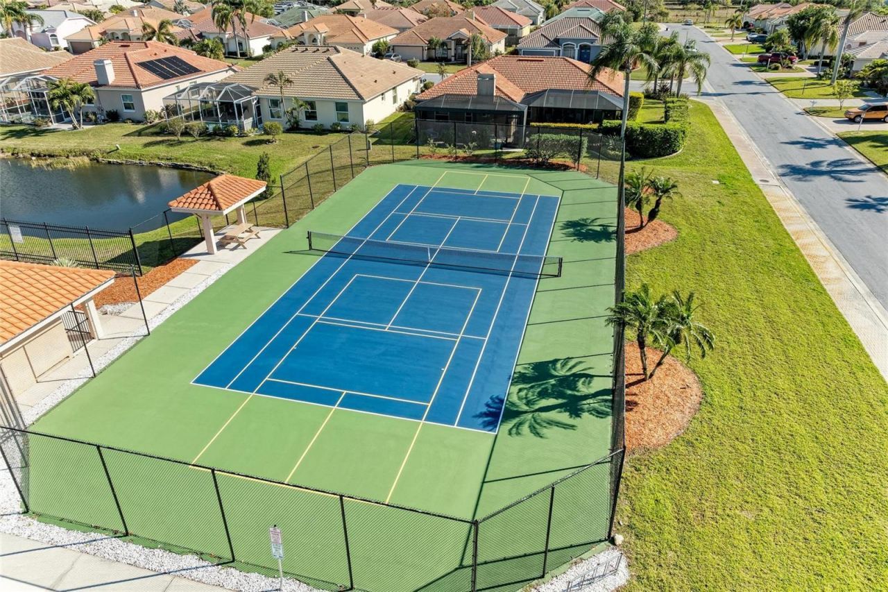 7102 42nd Court E, Sarasota, FL 34243 Photo