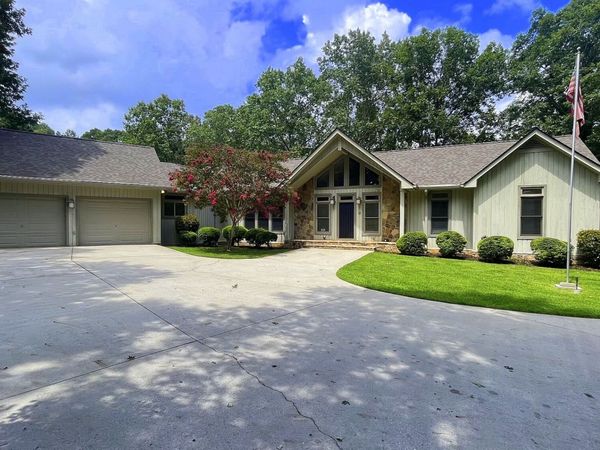 156 Thundering Waters Drive, Cornelia, GA 30531