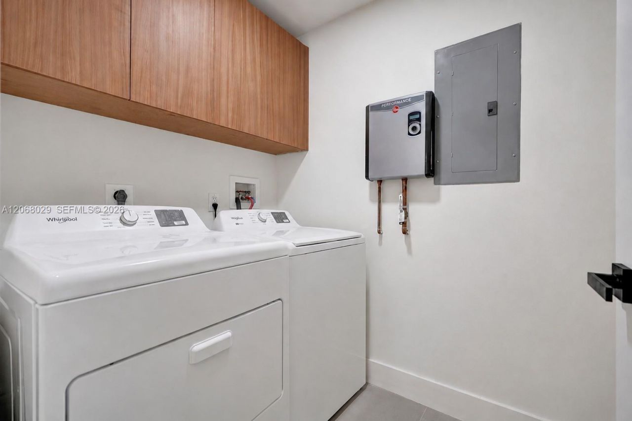 21240 Harbor Way , Unit 285-28, Aventura, FL 33180 Photo