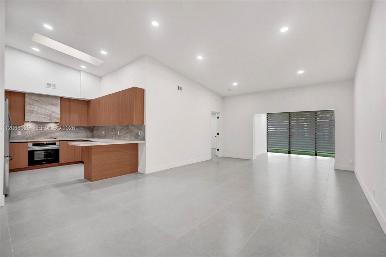 21240 Harbor Way , Unit 285-28, Aventura, FL 33180 Photo