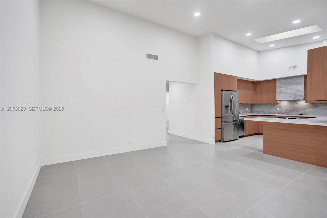 21240 Harbor Way , Unit 285-28, Aventura, FL 33180 Photo