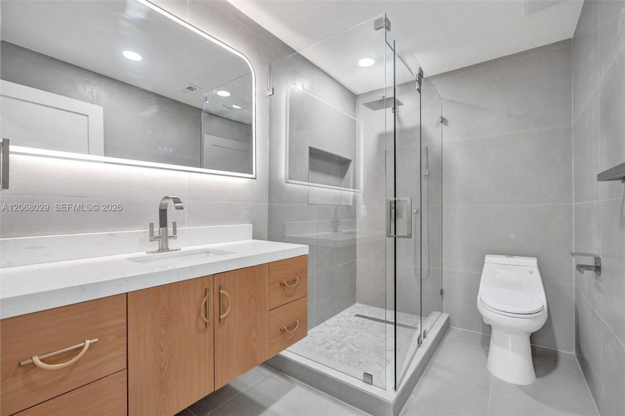 21240 Harbor Way , Unit 285-28, Aventura, FL 33180 Photo