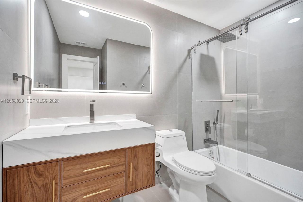 21240 Harbor Way , Unit 285-28, Aventura, FL 33180 Photo