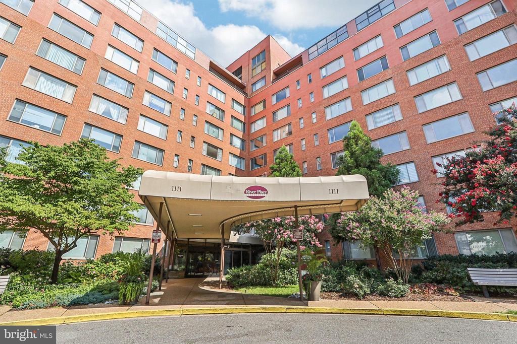 1111 Arlington Boulevard, Unit 431, Arlington, VA 22209 Main Photo