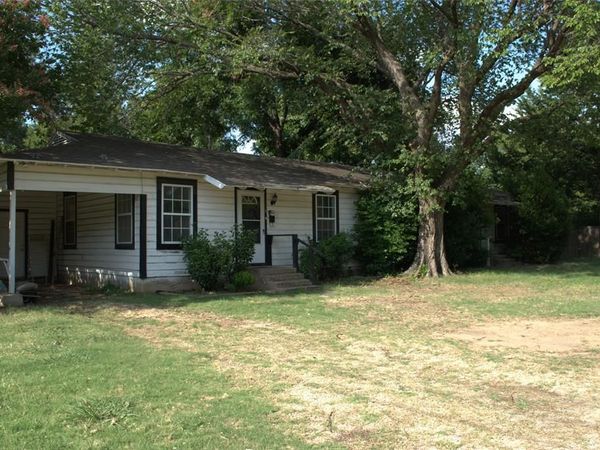 112 N Hatcher Ave , Lewisville, TX 75057