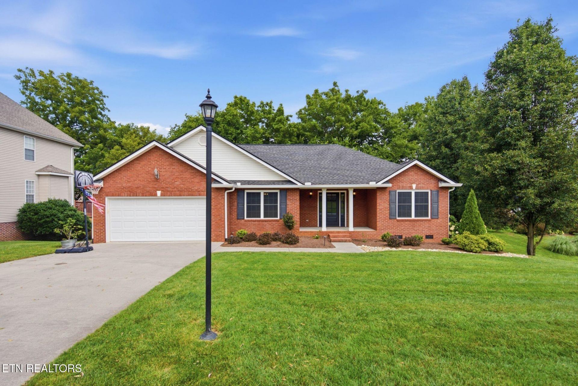5223 Trumpet Vine Lane, Knoxville, TN 37918 Main Photo