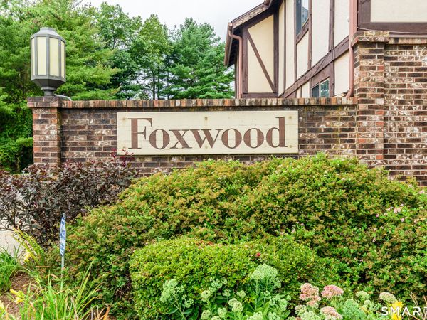 215 Foxwood, Unit 215, Milford, CT 06461