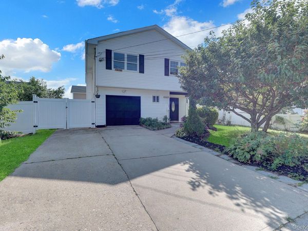 376 Ferraris , Copiague, NY 11726