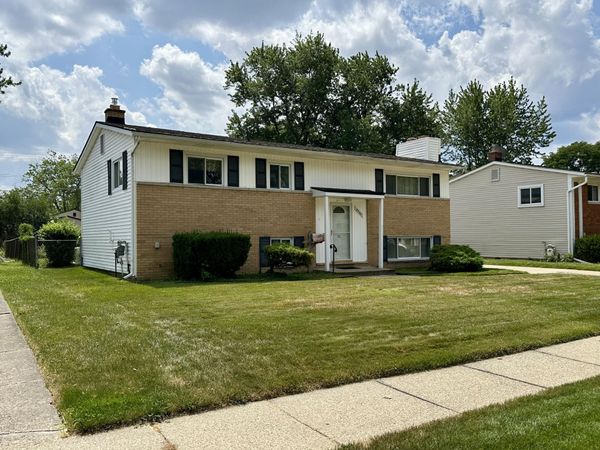 2244 Serra Drive, Sterling Heights, MI 48310