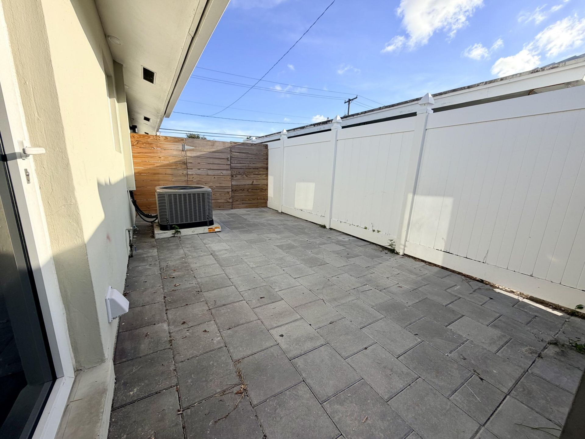 2070 NE 56th Street, Unit 1, Fort Lauderdale, FL 33308 Photo