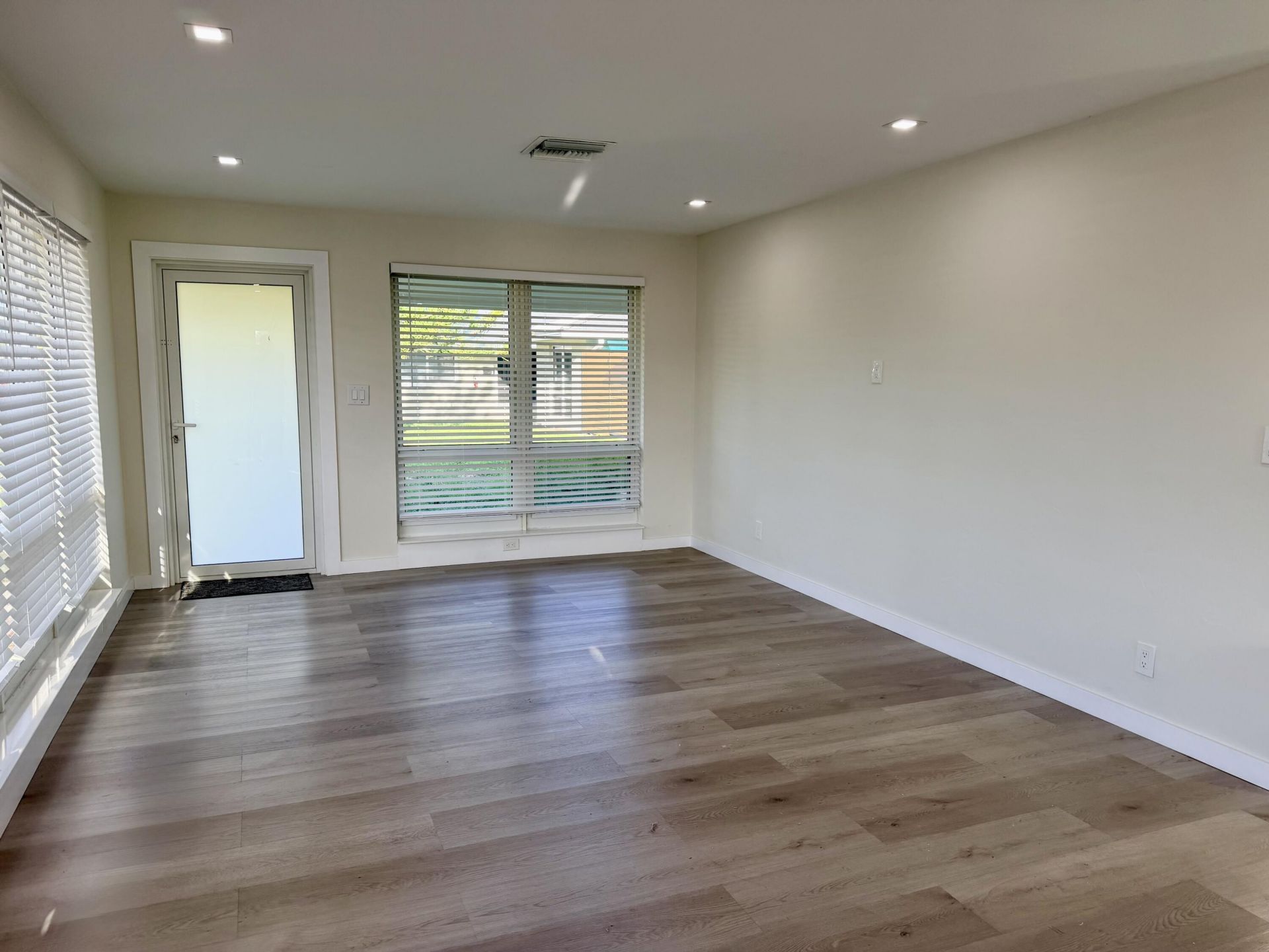 2070 NE 56th Street, Unit 1, Fort Lauderdale, FL 33308 Photo