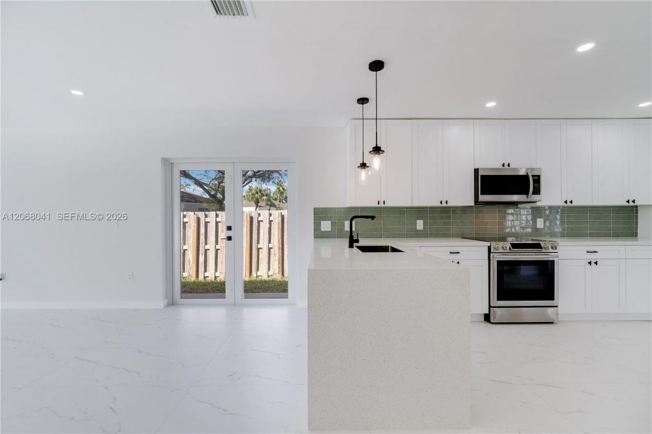9826 SW 222nd Ter , Cutler Bay, FL 33190 Photo