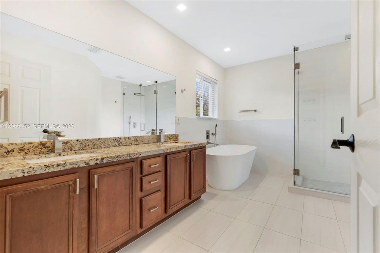 16850 Crestview Ln, Weston, FL 33326 Photo