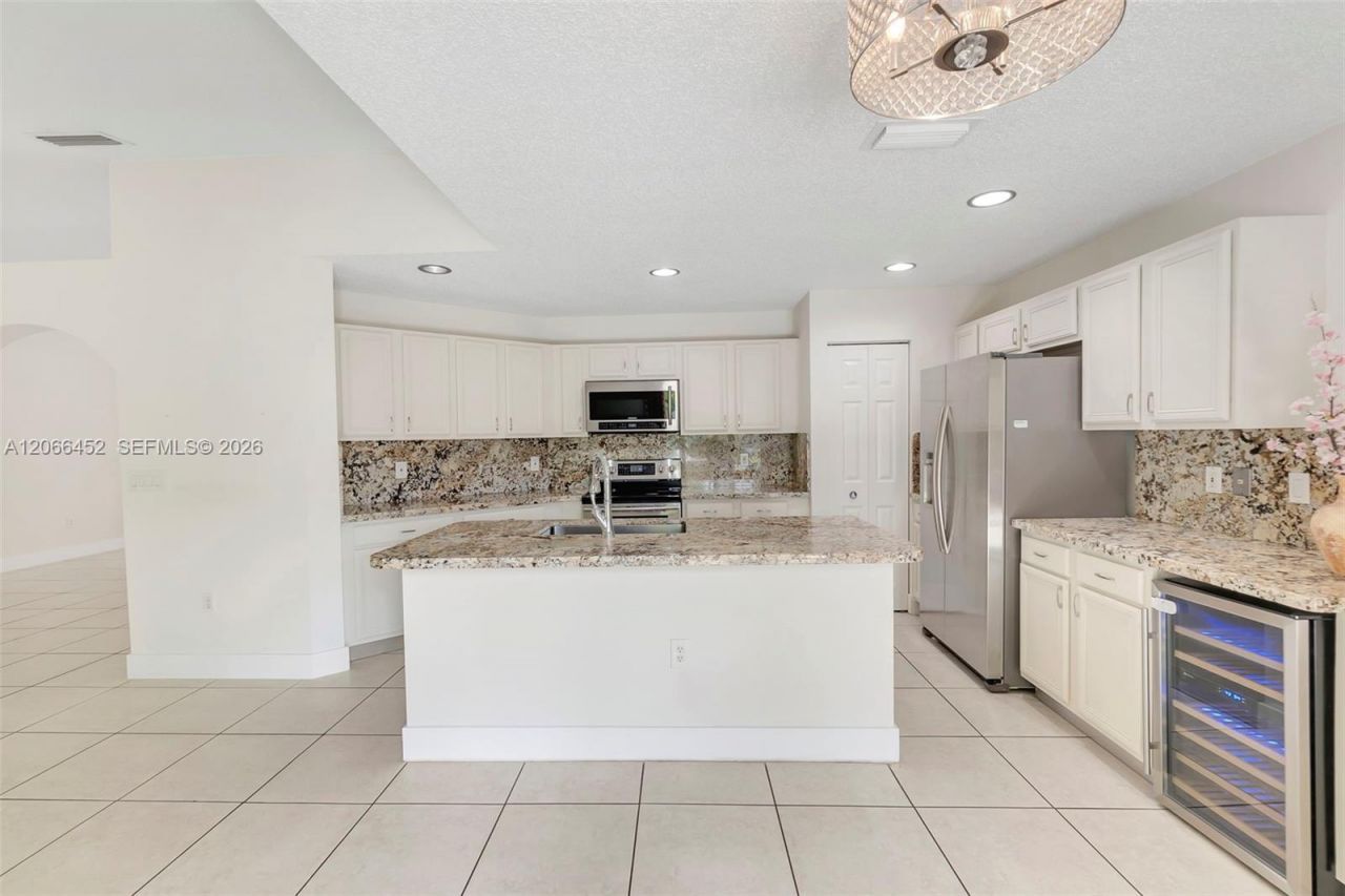 16850 Crestview Ln, Weston, FL 33326 Photo