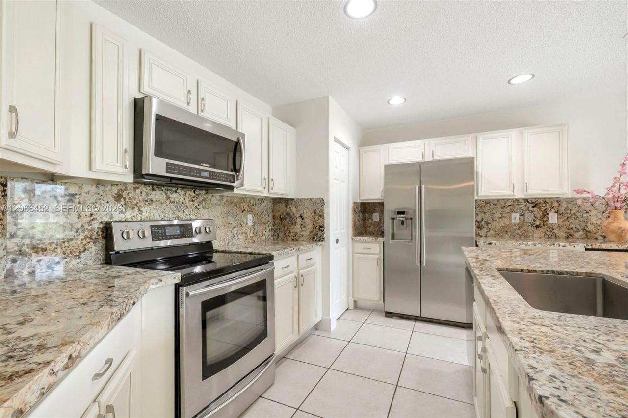16850 Crestview Ln, Weston, FL 33326 Photo