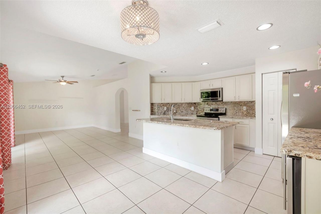 16850 Crestview Ln, Weston, FL 33326 Photo