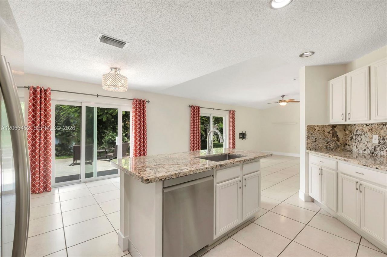 16850 Crestview Ln, Weston, FL 33326 Photo