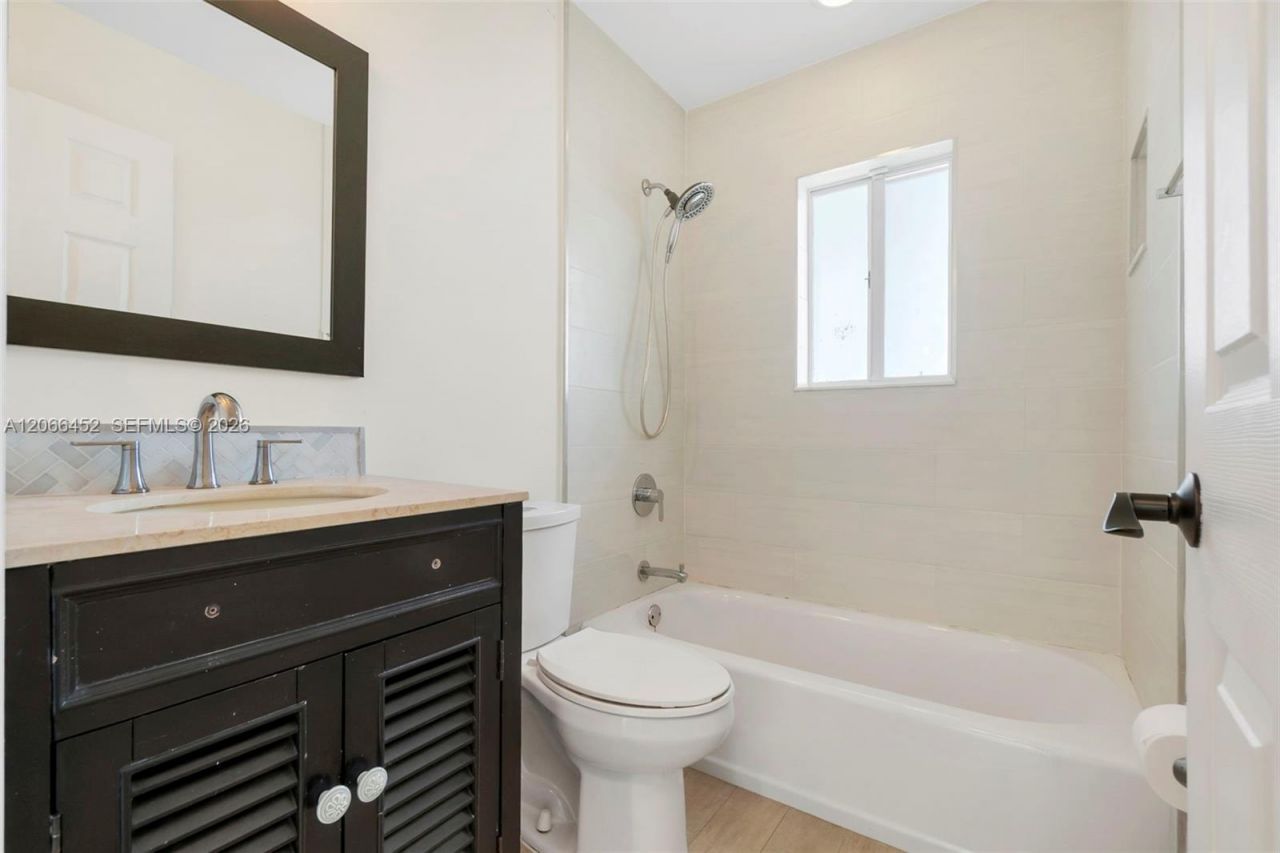 16850 Crestview Ln, Weston, FL 33326 Photo