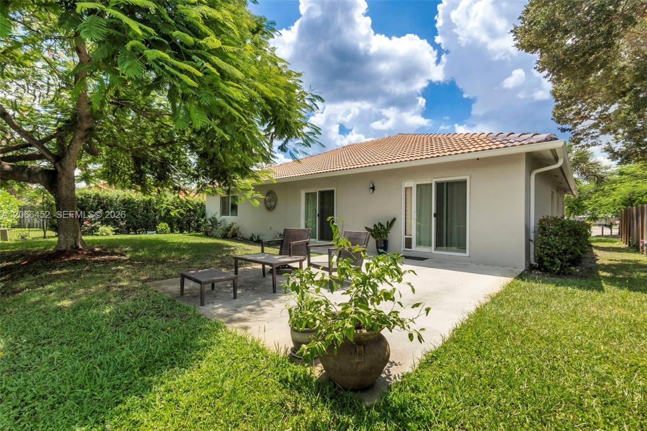 16850 Crestview Ln, Weston, FL 33326 Photo