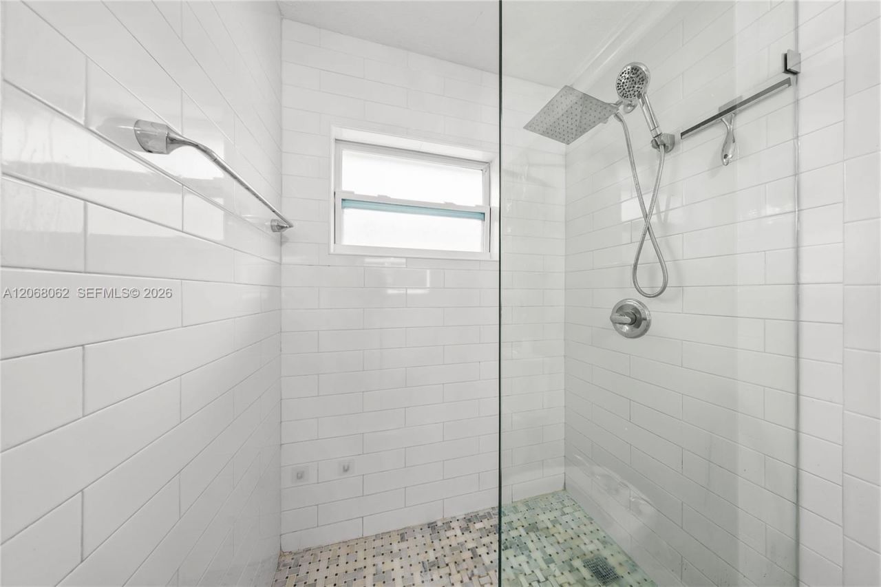 10033 NW 126th Ter, Hialeah Gardens, FL 33018 Photo