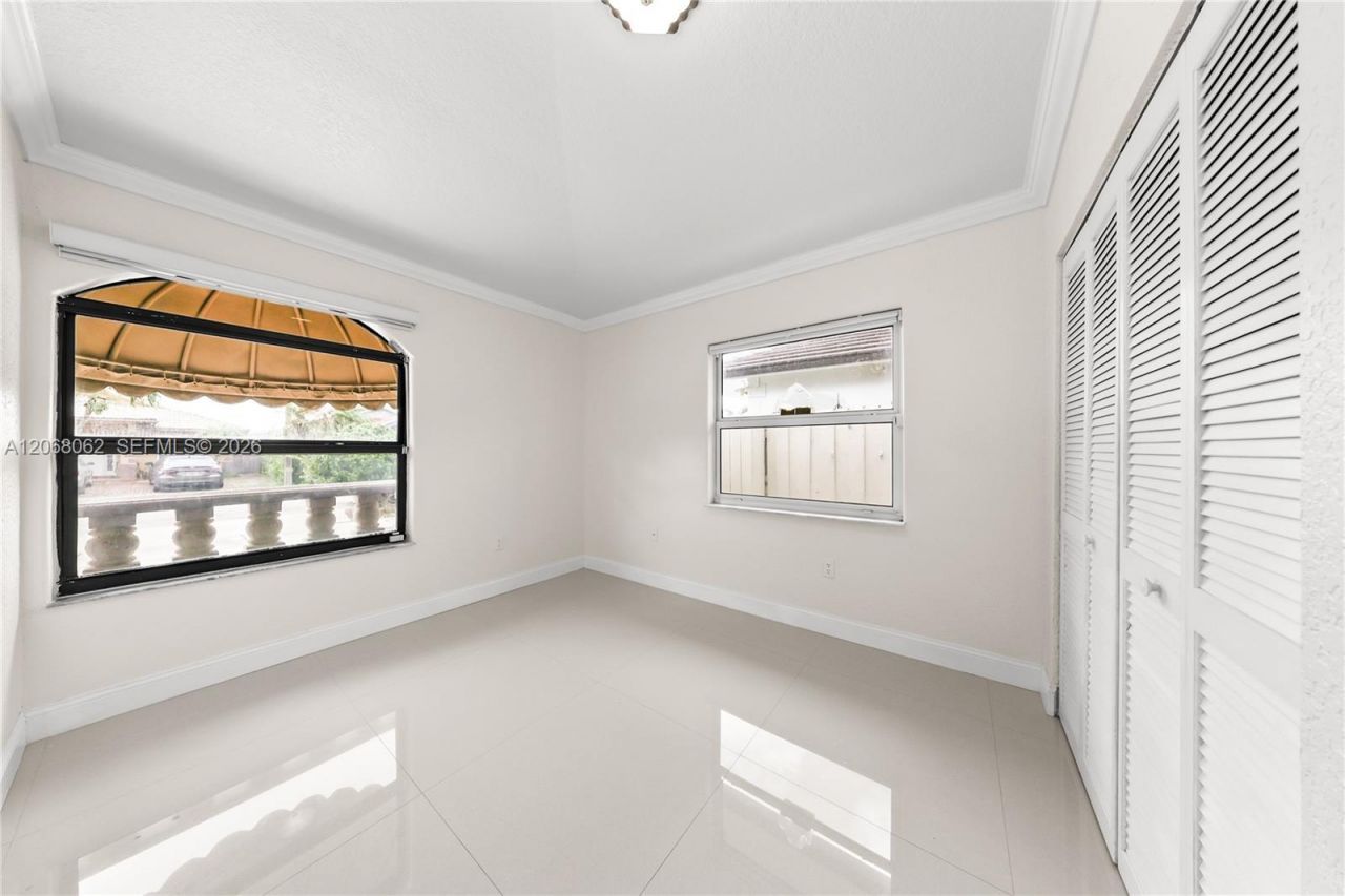 10033 NW 126th Ter, Hialeah Gardens, FL 33018 Photo