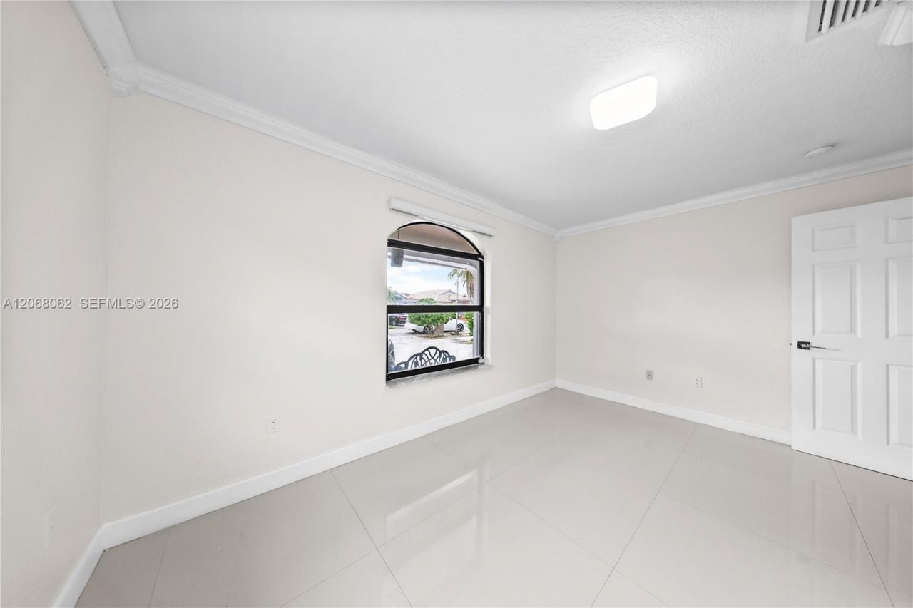 10033 NW 126th Ter, Hialeah Gardens, FL 33018 Photo