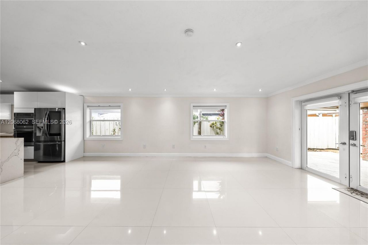 10033 NW 126th Ter, Hialeah Gardens, FL 33018 Photo