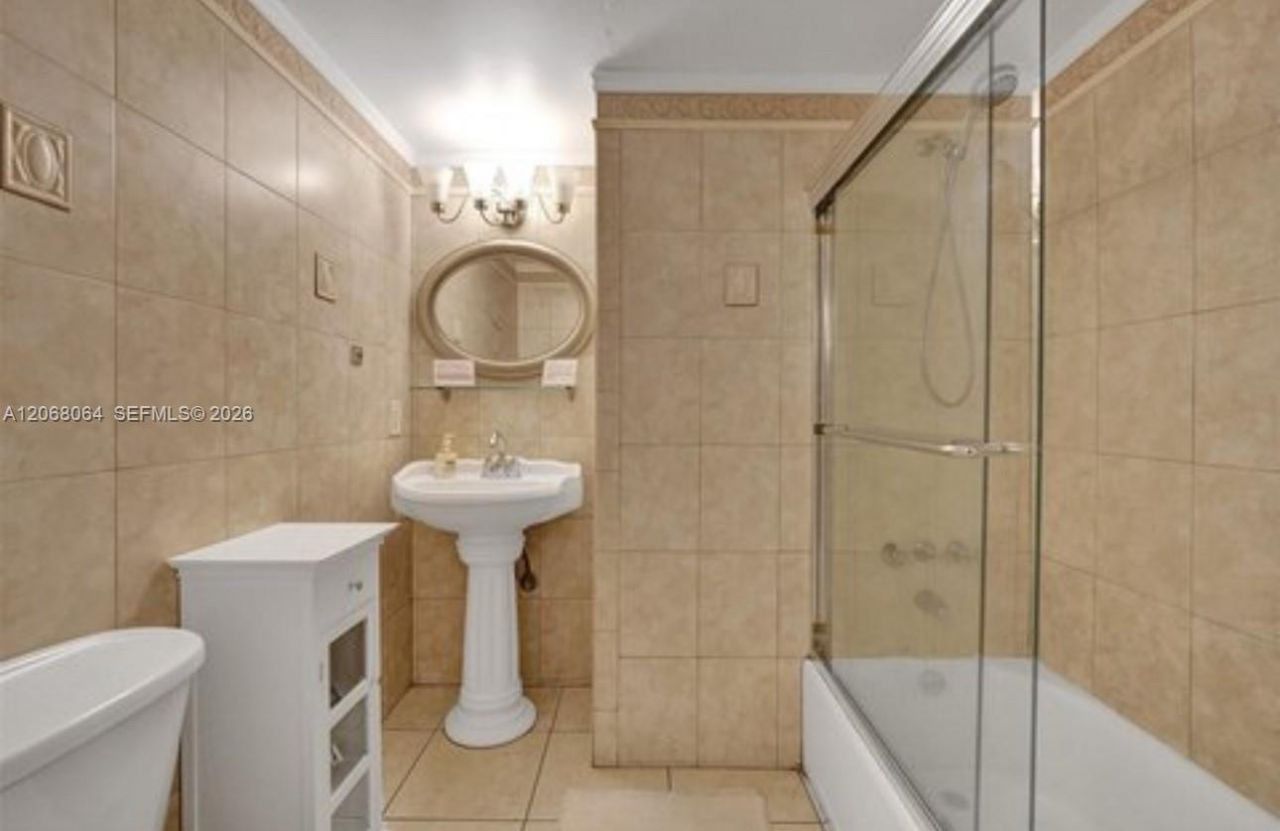 4040 Galt Ocean Dr , Unit 221, Fort Lauderdale, FL 33308 Photo