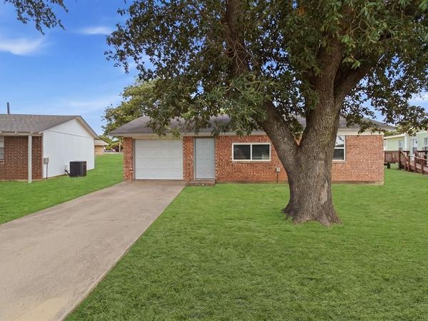 1819 Pelican W, Pelican Bay, TX 76020