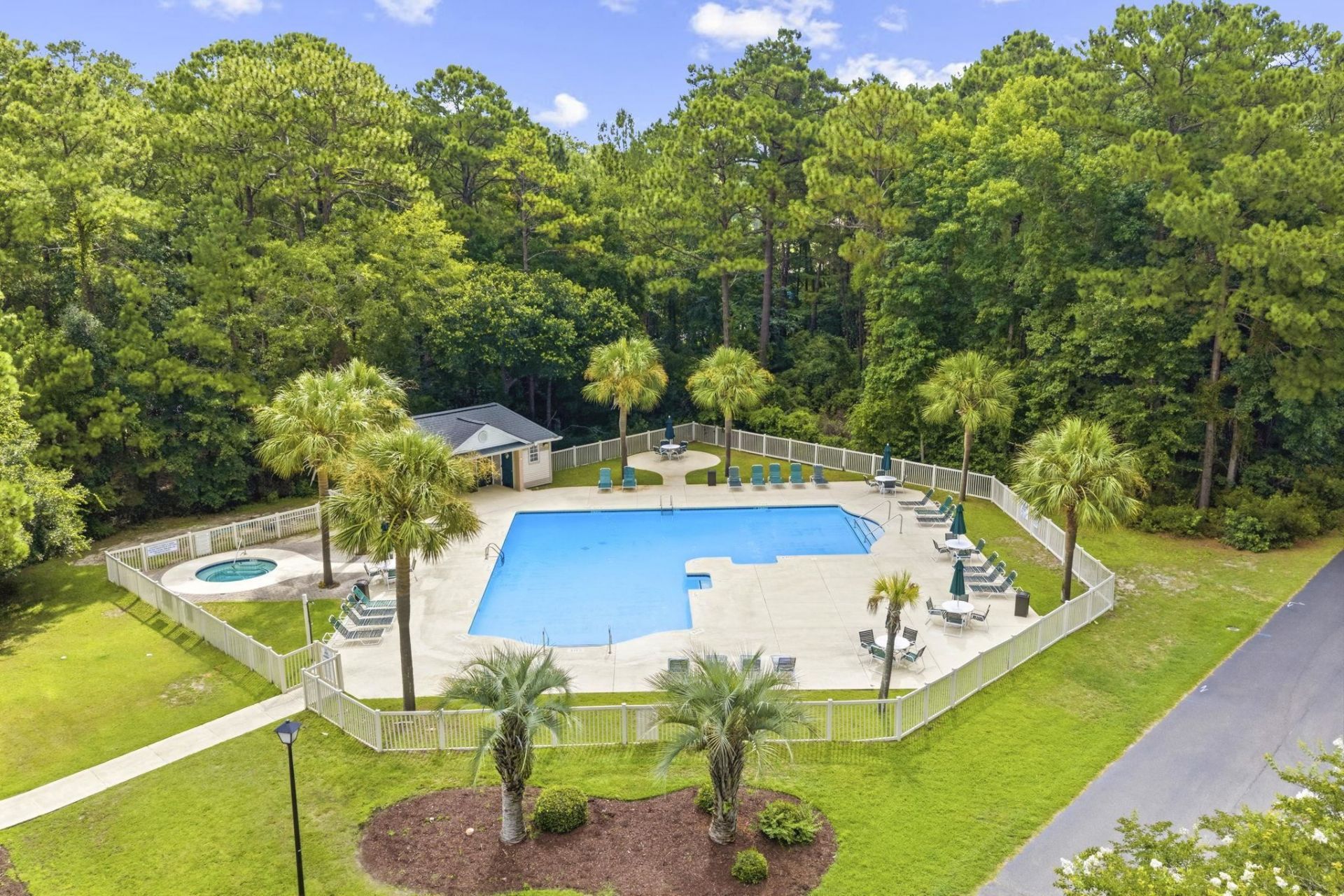 504 Pinehurst Ln. Photo 43
