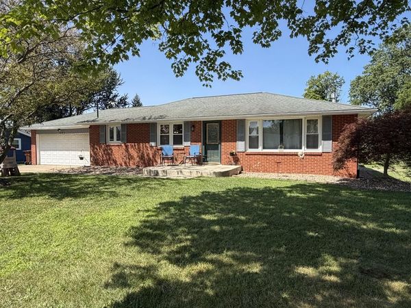 893 Dresden, Mansfield, OH 44905