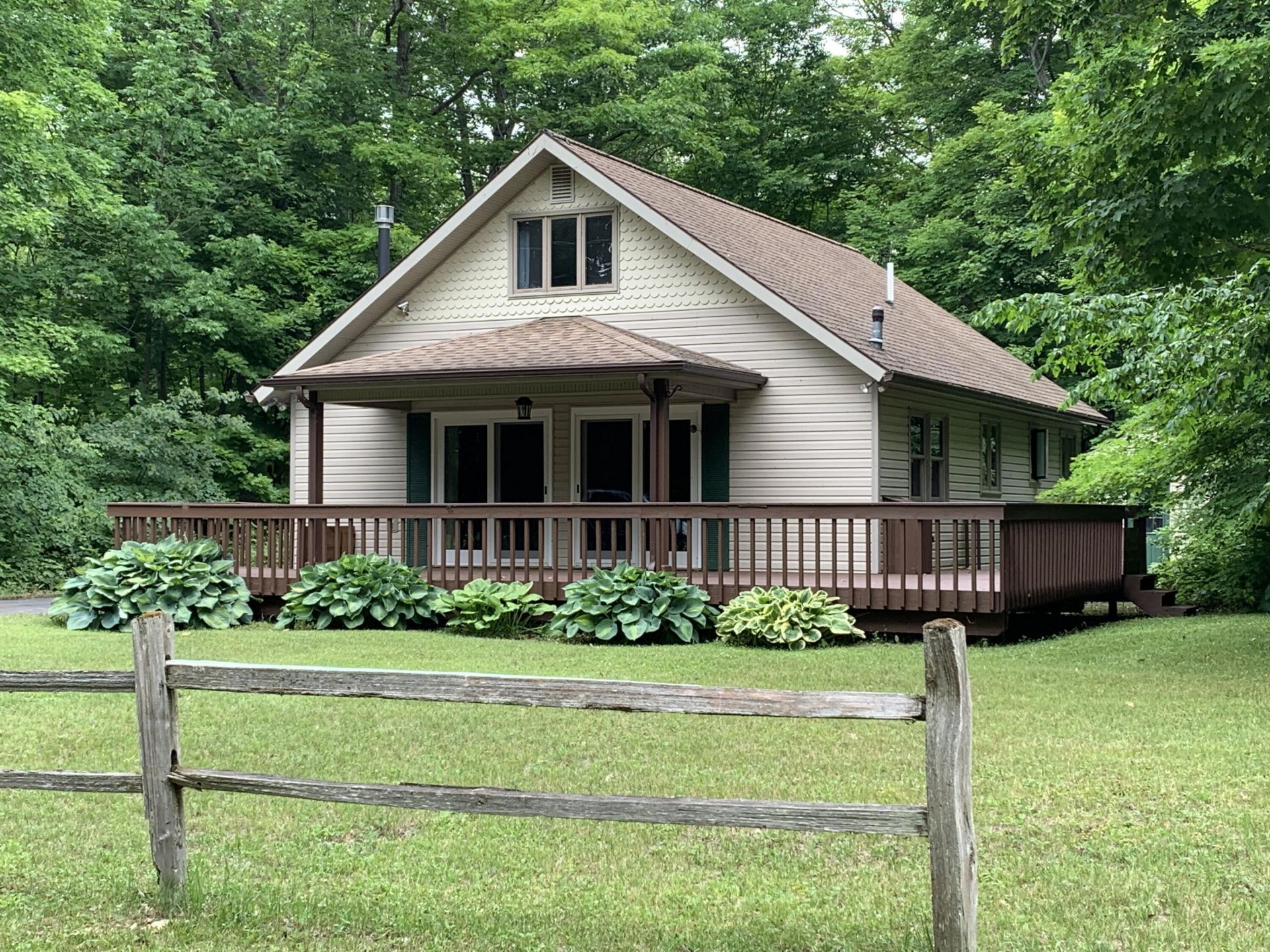 2962 W Spruce St, Saint Ignace, MI 49781 Main Photo