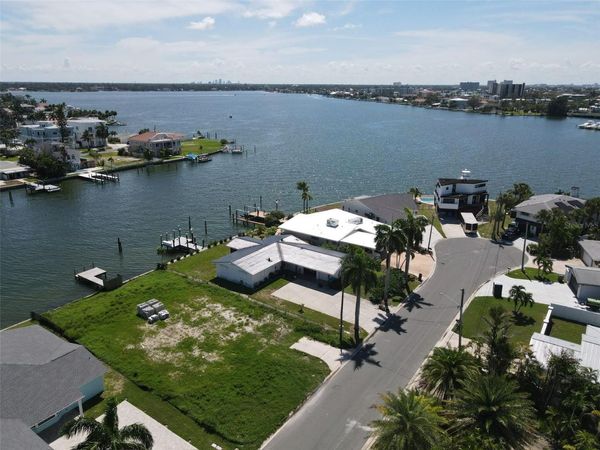 11125 4TH ST E , TREASURE ISLAND, FL 33706