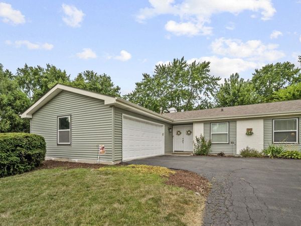 213 Lexington Drive , Bolingbrook, IL 60440