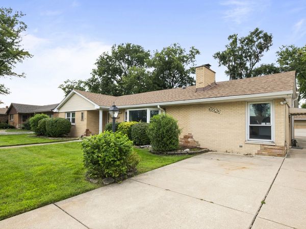 6926 W 115th Place, Worth, IL 60482