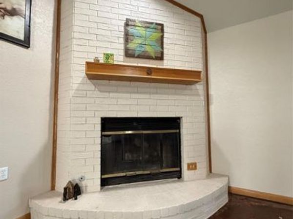 517 E Locust Street, Nocona, TX 76255