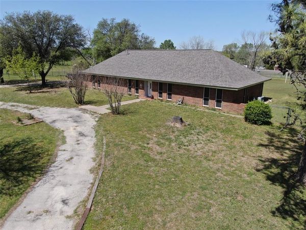 517 E Locust Street, Nocona, TX 76255
