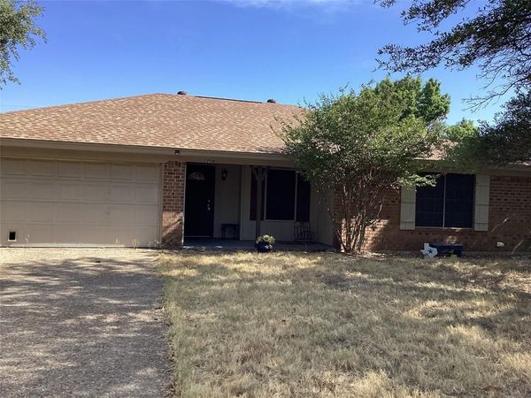 2204 Towne North Drive , Cleburne, TX 76033