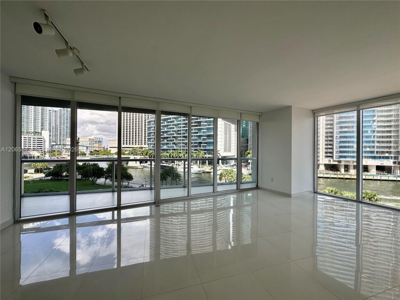 465 Brickell Av , Unit 502, Miami, FL 33131 Photo