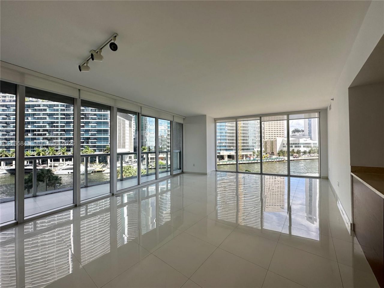 465 Brickell Av , Unit 502, Miami, FL 33131 Photo