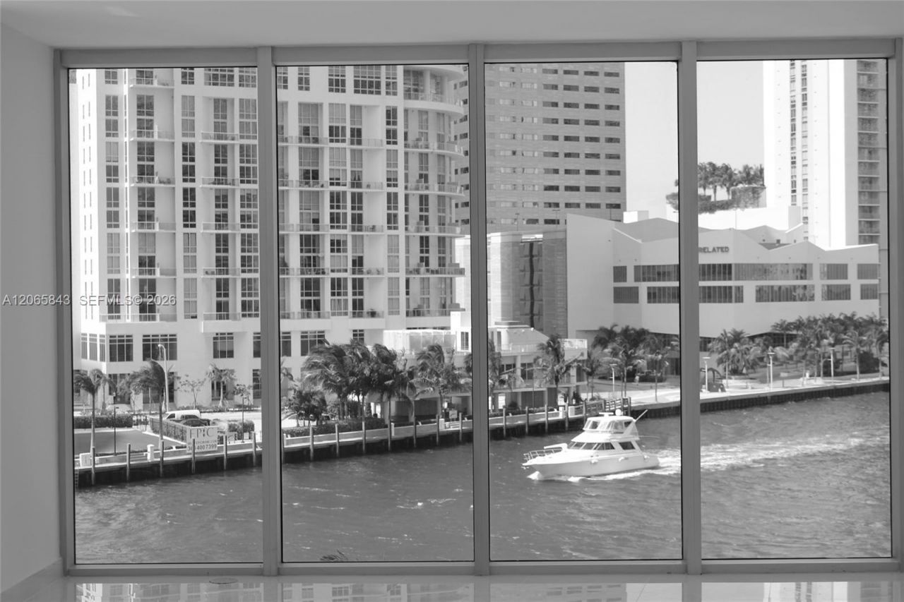 465 Brickell Av , Unit 502, Miami, FL 33131 Photo