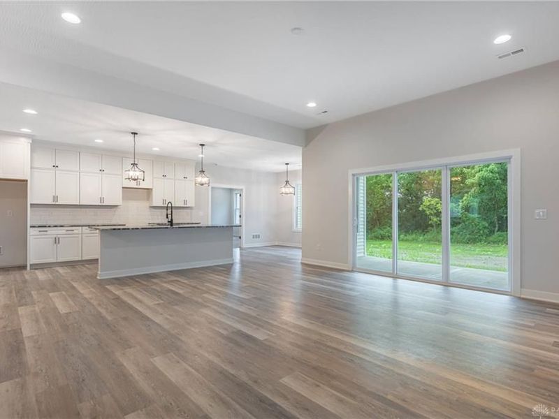 5427 Zachary Lane, Fairborn, OH 45424 Photo 3