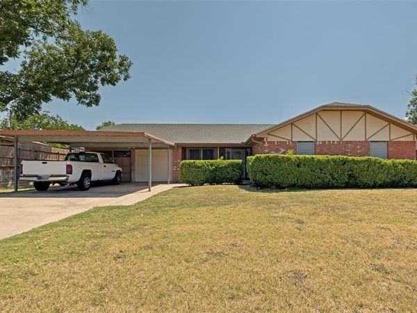 7805 Marlborough Drive W, Fort Worth, TX 76134