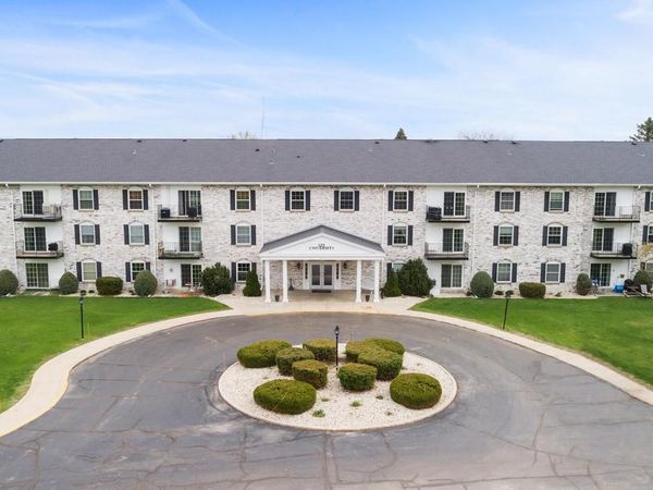 125 N university DRIVE, Unit 104, West Bend, WI 53095
