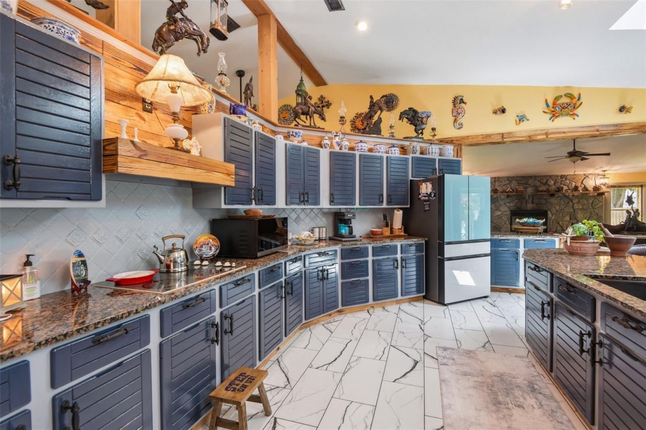 5318 Sandra Drive, Weeki Wachee, FL 34607 Photo
